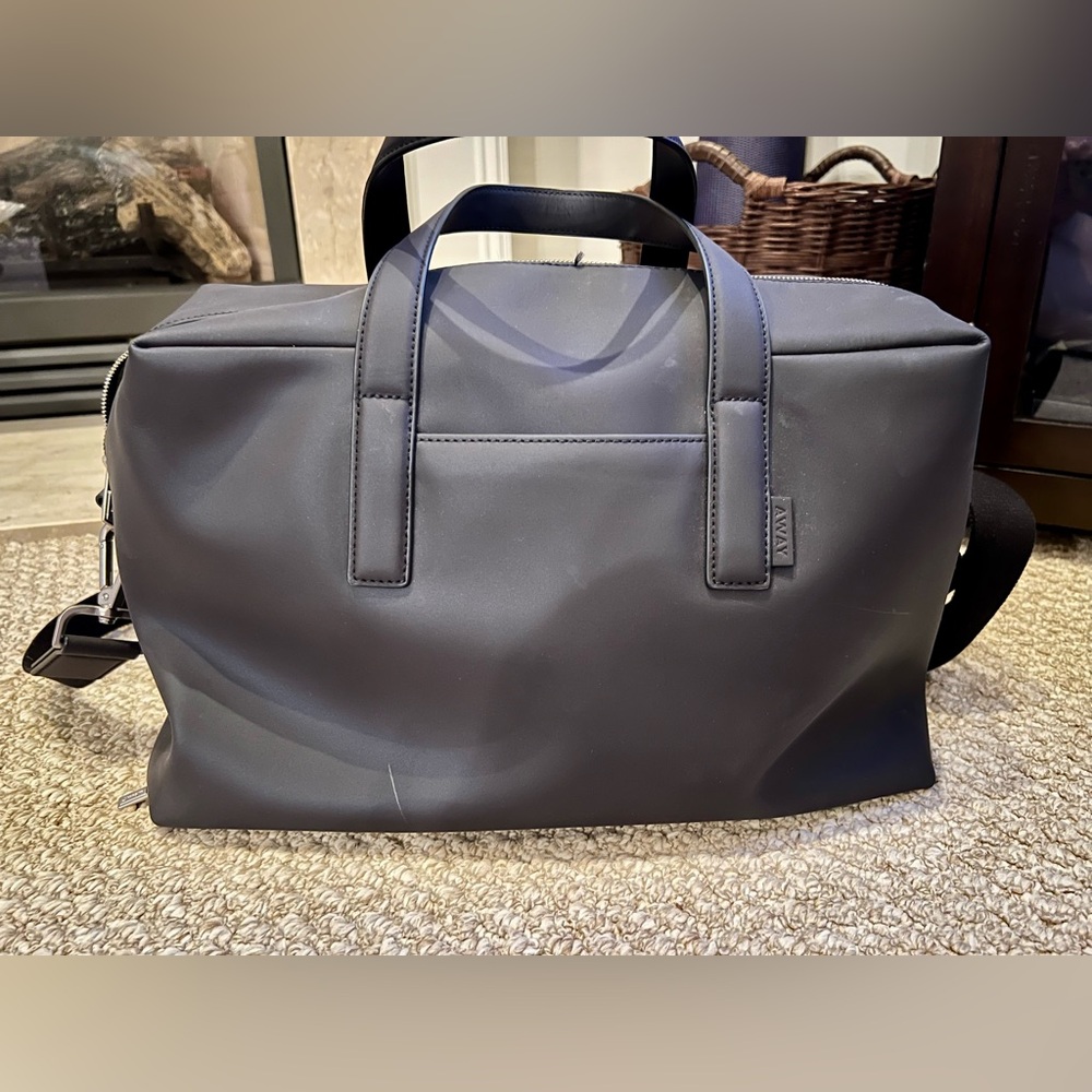 Away Travel Everywhere Bag (original) in Limited Edition Navy Blue Leather